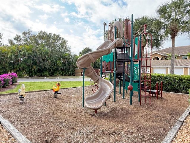 1076 Winding Pines CIR 203, Cape Coral, FL 33909