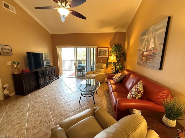 1076 Winding Pines CIR 203, Cape Coral, FL 33909