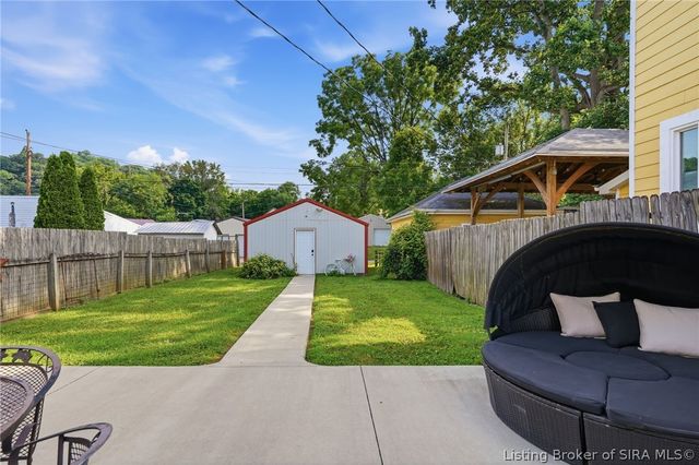 952 W Main Street, Madison, IN 47250