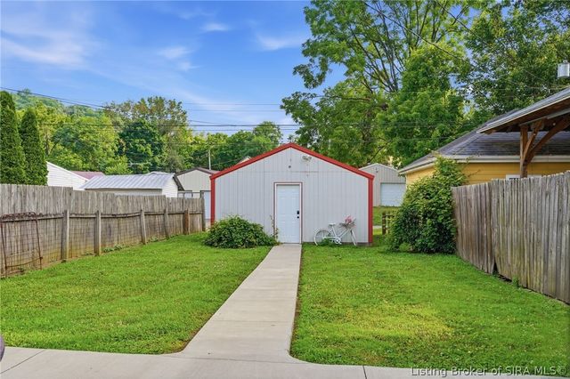 952 W Main Street, Madison, IN 47250