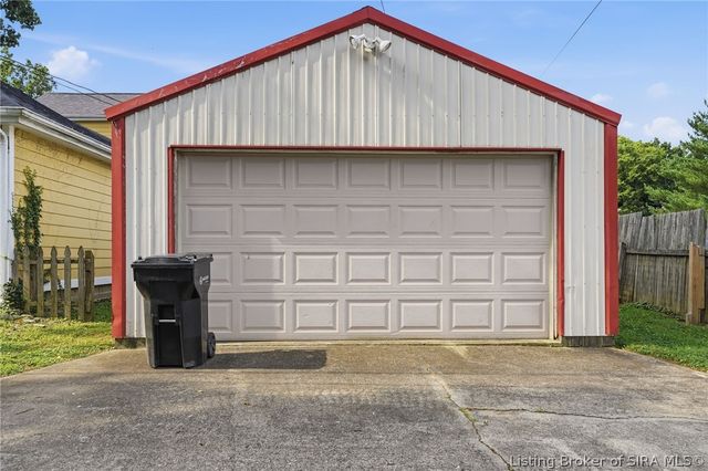 952 W Main Street, Madison, IN 47250