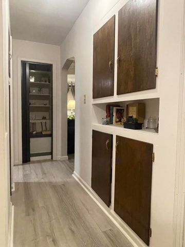 18680 Five Points Street, Redford, MI 48240