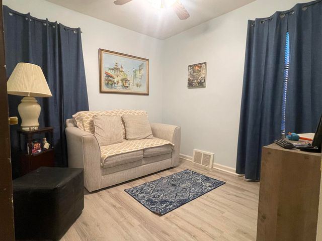 18680 Five Points Street, Redford, MI 48240