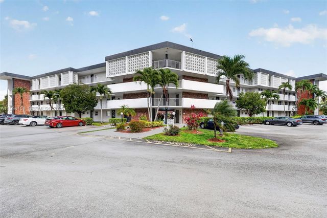 2991 NW 46th Ave 210, Lauderdale Lakes, FL 33313