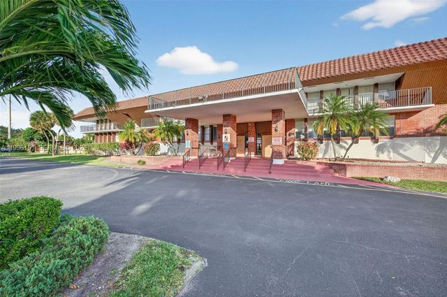 2991 NW 46th Ave 210, Lauderdale Lakes, FL 33313