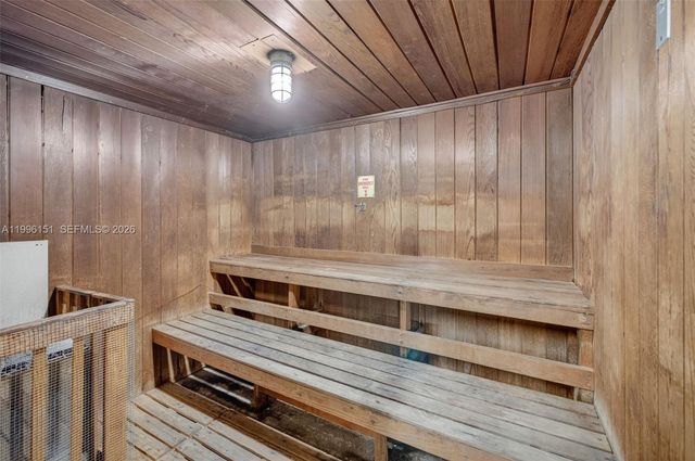 2991 NW 46th Ave 210, Lauderdale Lakes, FL 33313