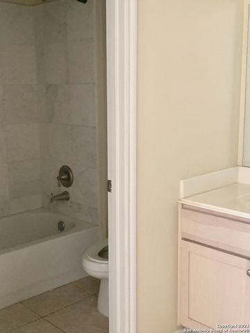 6160 Eckhert Rd Apt 504, San Antonio, TX 78240