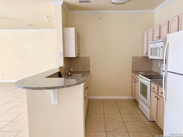 6160 Eckhert Rd Apt 504, San Antonio, TX 78240