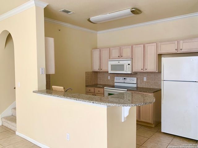 6160 Eckhert Rd Apt 504, San Antonio, TX 78240