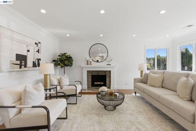 12 Jacinto Lane, South San Francisco, CA 94080