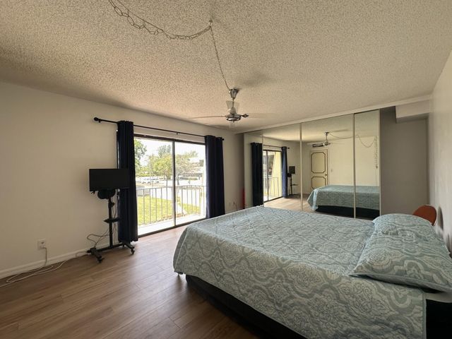 17 LAKE ARBOR Drive, Palm Springs, FL 33461