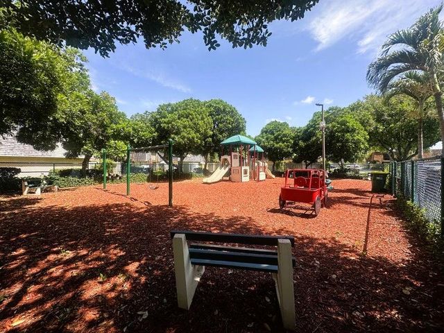 17 LAKE ARBOR Drive, Palm Springs, FL 33461