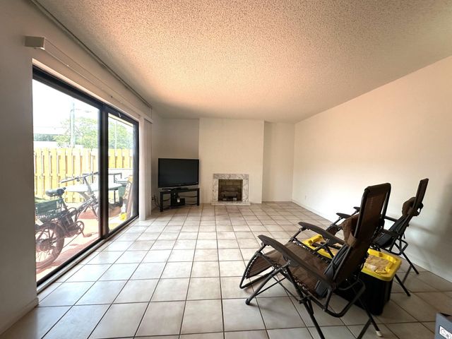 17 LAKE ARBOR Drive, Palm Springs, FL 33461