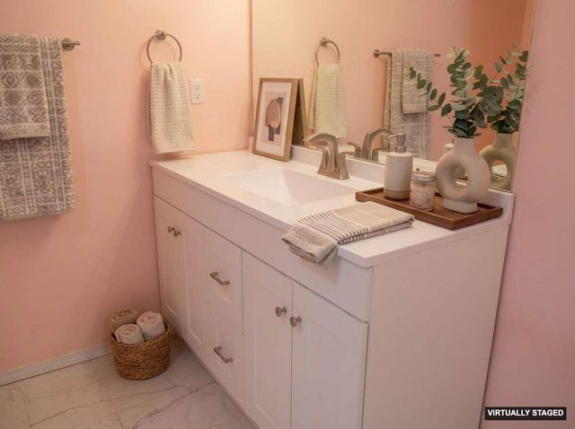 428 VALVERDE Drive SE, Albuquerque, NM 87108