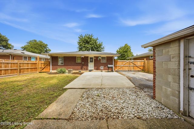 3228 New Lynnview Dr, Louisville, KY 40216
