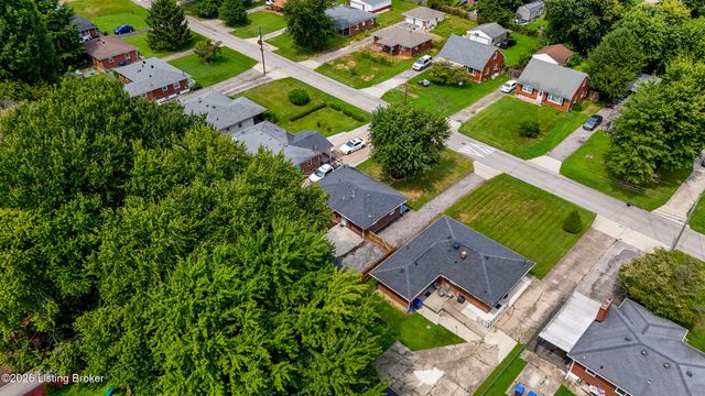3228 New Lynnview Dr, Louisville, KY 40216