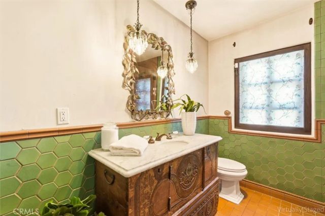 3649 Navajo Place, Palos Verdes Estates, CA 90274