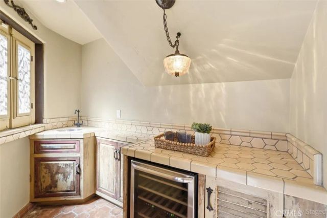 3649 Navajo Place, Palos Verdes Estates, CA 90274