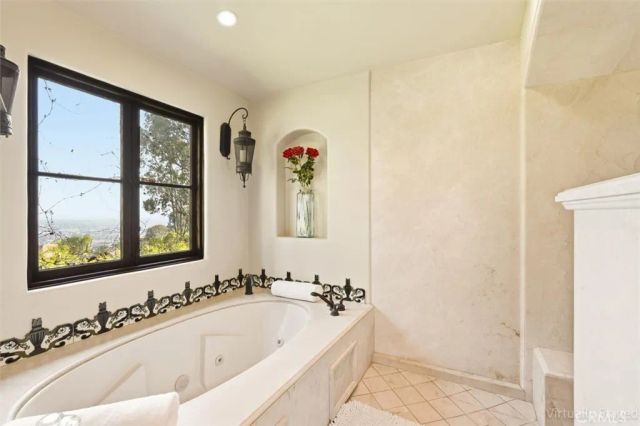 3649 Navajo Place, Palos Verdes Estates, CA 90274