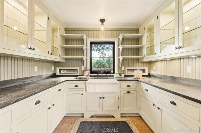 3649 Navajo Place, Palos Verdes Estates, CA 90274