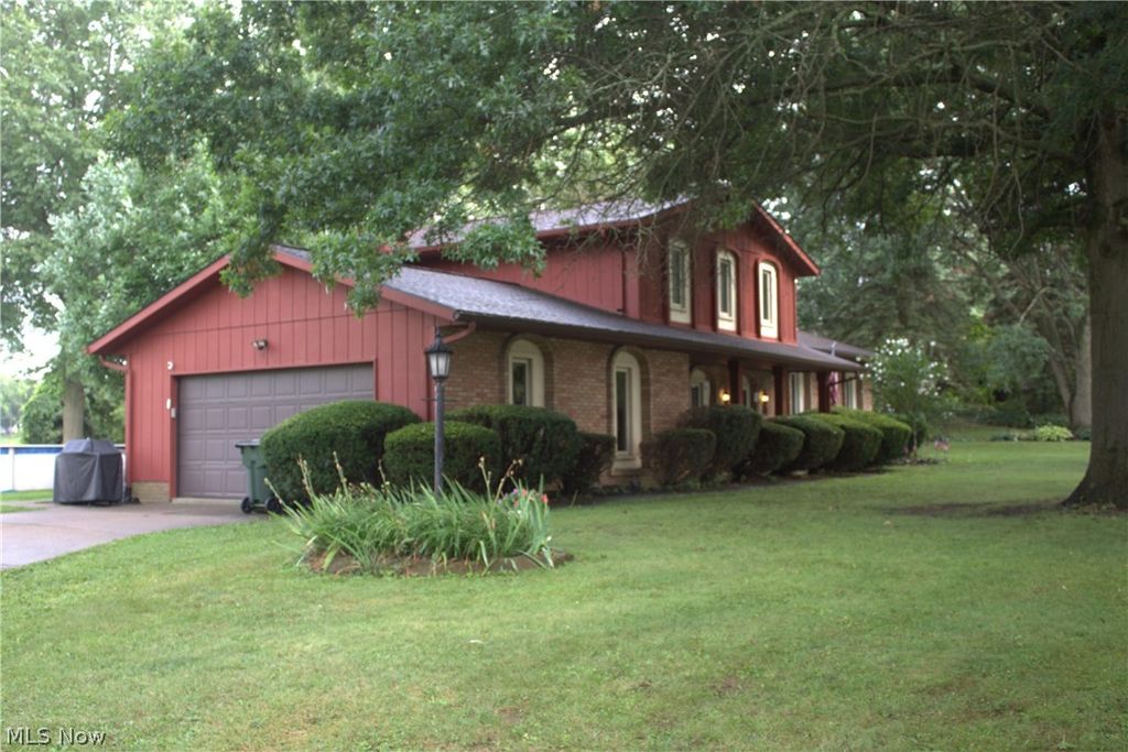 11650 Streamview Avenue NW, Uniontown, OH 44685