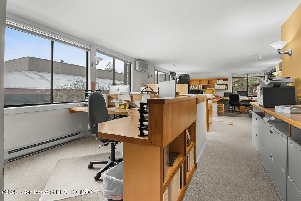 4020 W LAKE CREEK Drive, Wilson, WY 83014 photo 10