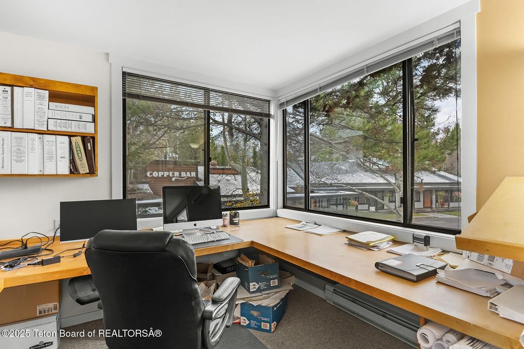 4020 W LAKE CREEK Drive, Wilson, WY 83014 photo 15