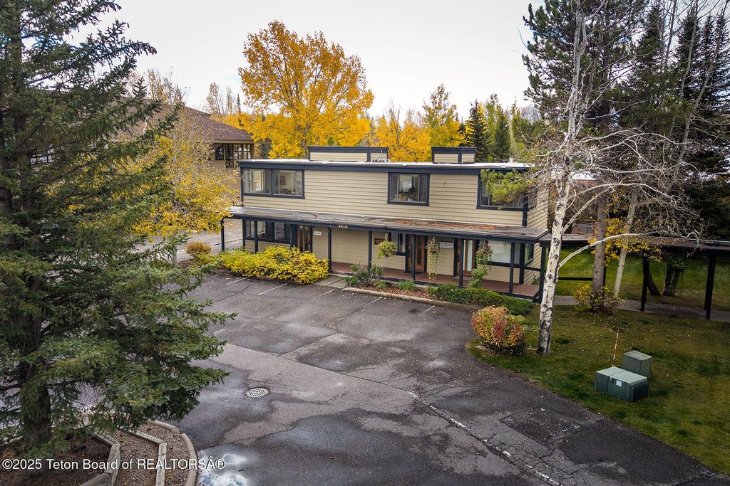 4020 W LAKE CREEK Drive, Wilson, WY 83014 photo 18