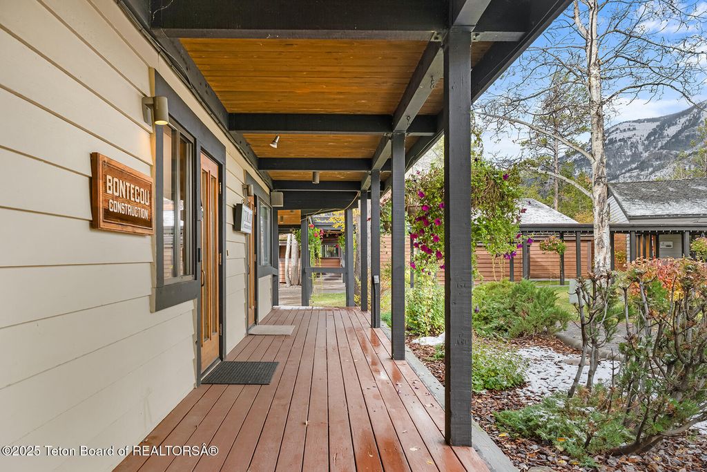 4020 W LAKE CREEK Drive, Wilson, WY 83014 photo 4