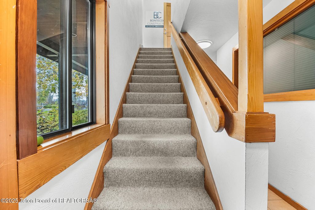 4020 W LAKE CREEK Drive, Wilson, WY 83014 photo 5