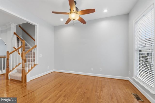 2425 HUNTINGTON PARK DR, Alexandria, VA 22303