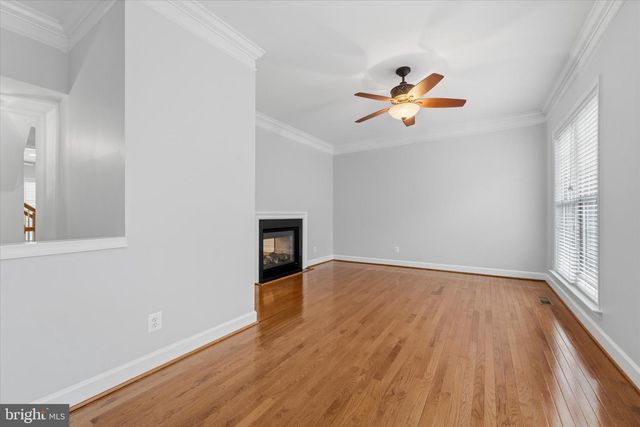 2425 HUNTINGTON PARK DR, Alexandria, VA 22303