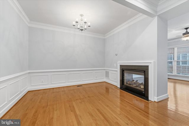 2425 HUNTINGTON PARK DR, Alexandria, VA 22303