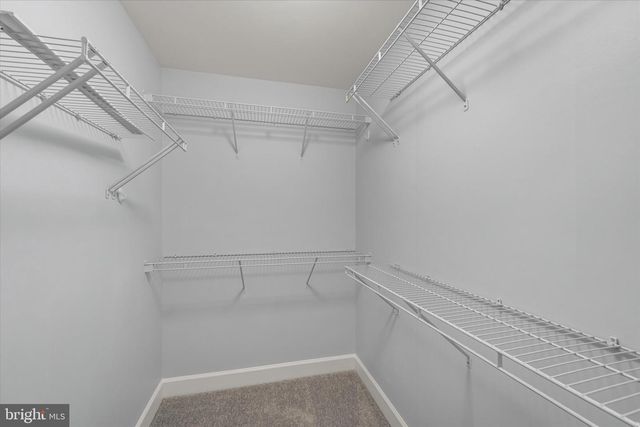 2425 HUNTINGTON PARK DR, Alexandria, VA 22303