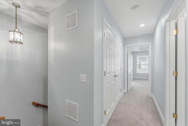 2425 HUNTINGTON PARK DR, Alexandria, VA 22303