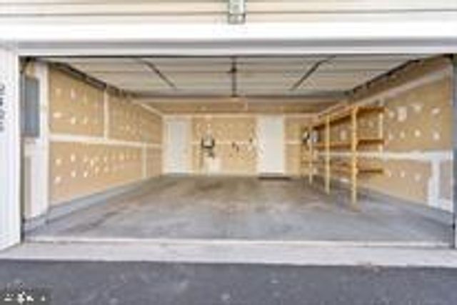 2425 HUNTINGTON PARK DR, Alexandria, VA 22303