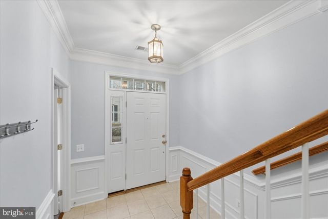 2425 HUNTINGTON PARK DR, Alexandria, VA 22303