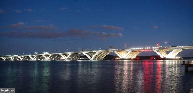 2425 HUNTINGTON PARK DR, Alexandria, VA 22303