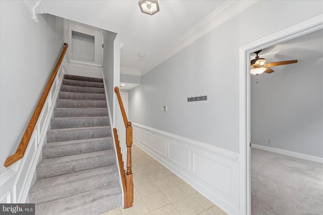 2425 HUNTINGTON PARK DR, Alexandria, VA 22303