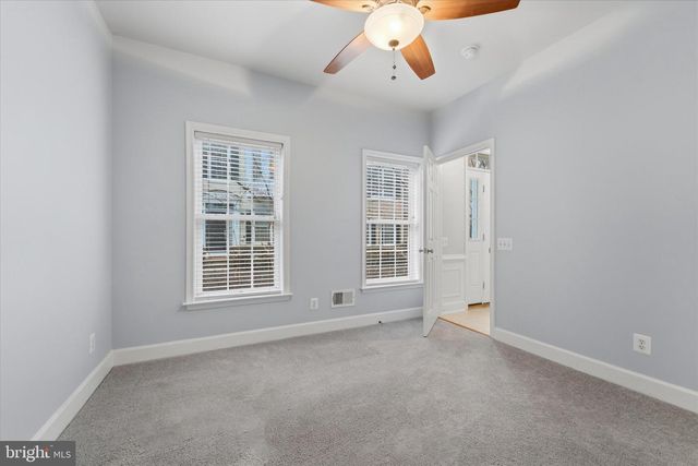 2425 HUNTINGTON PARK DR, Alexandria, VA 22303