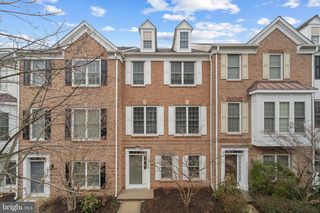 2425 HUNTINGTON PARK DR, Alexandria, VA 22303
