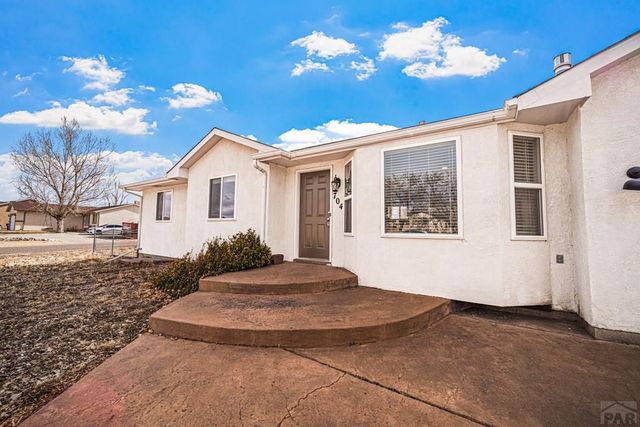 704 S Aguilar Dr, Pueblo West, CO 81007