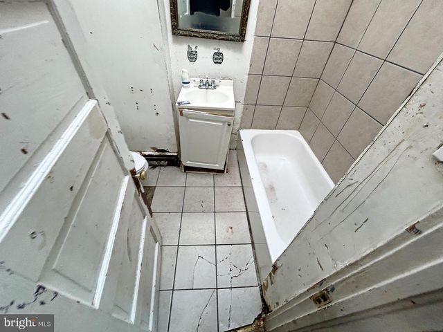 2904 WINCHESTER ST, Baltimore, MD 21216