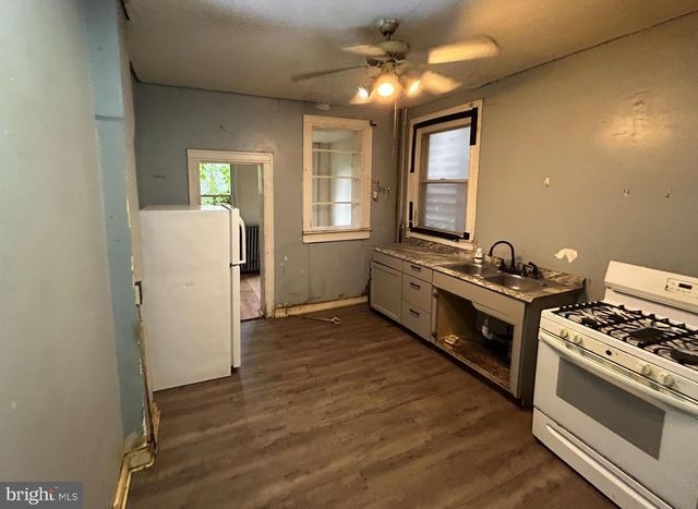 2904 WINCHESTER ST, Baltimore, MD 21216