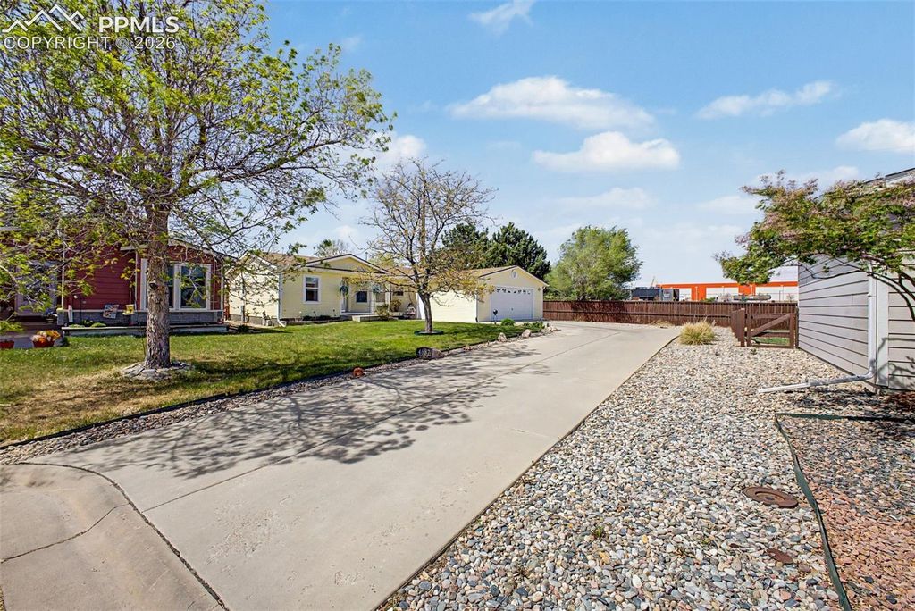 4687 Pine Marten Point, Colorado Springs, CO 80922 — photo 2