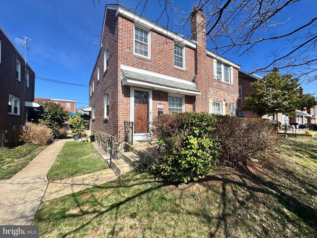 Image 1 of property listing at 1309 FRIENDSHIP ST, Philadelphia, PA 19111