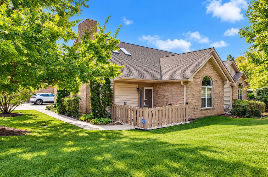 183 Canterbury Court, Bloomingdale, IL 60108 — exterior