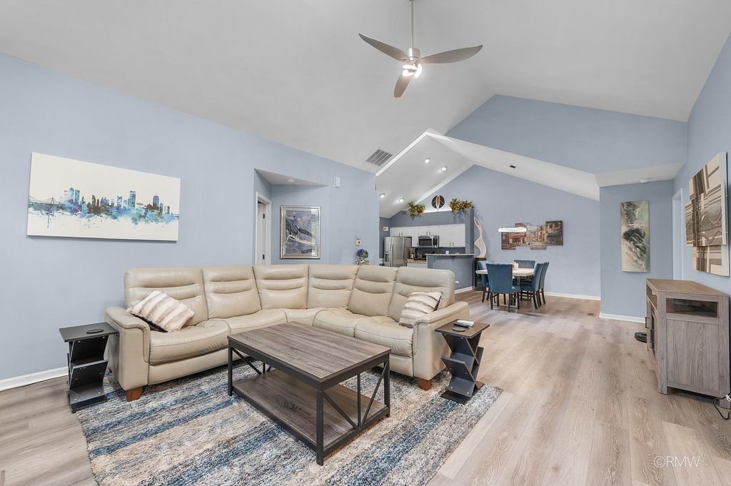 183 Canterbury Court, Bloomingdale, IL 60108 — photo 5