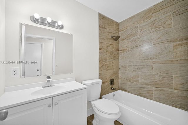 11812 NE 14th Ave 11810, Miami, FL 33161