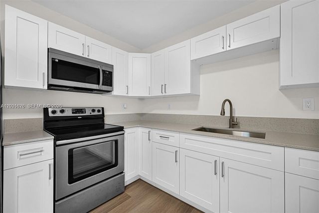 11812 NE 14th Ave 11810, Miami, FL 33161